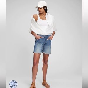 Gap • NWT• 6” High Rise Cheeky MIDI shorts W/washwell